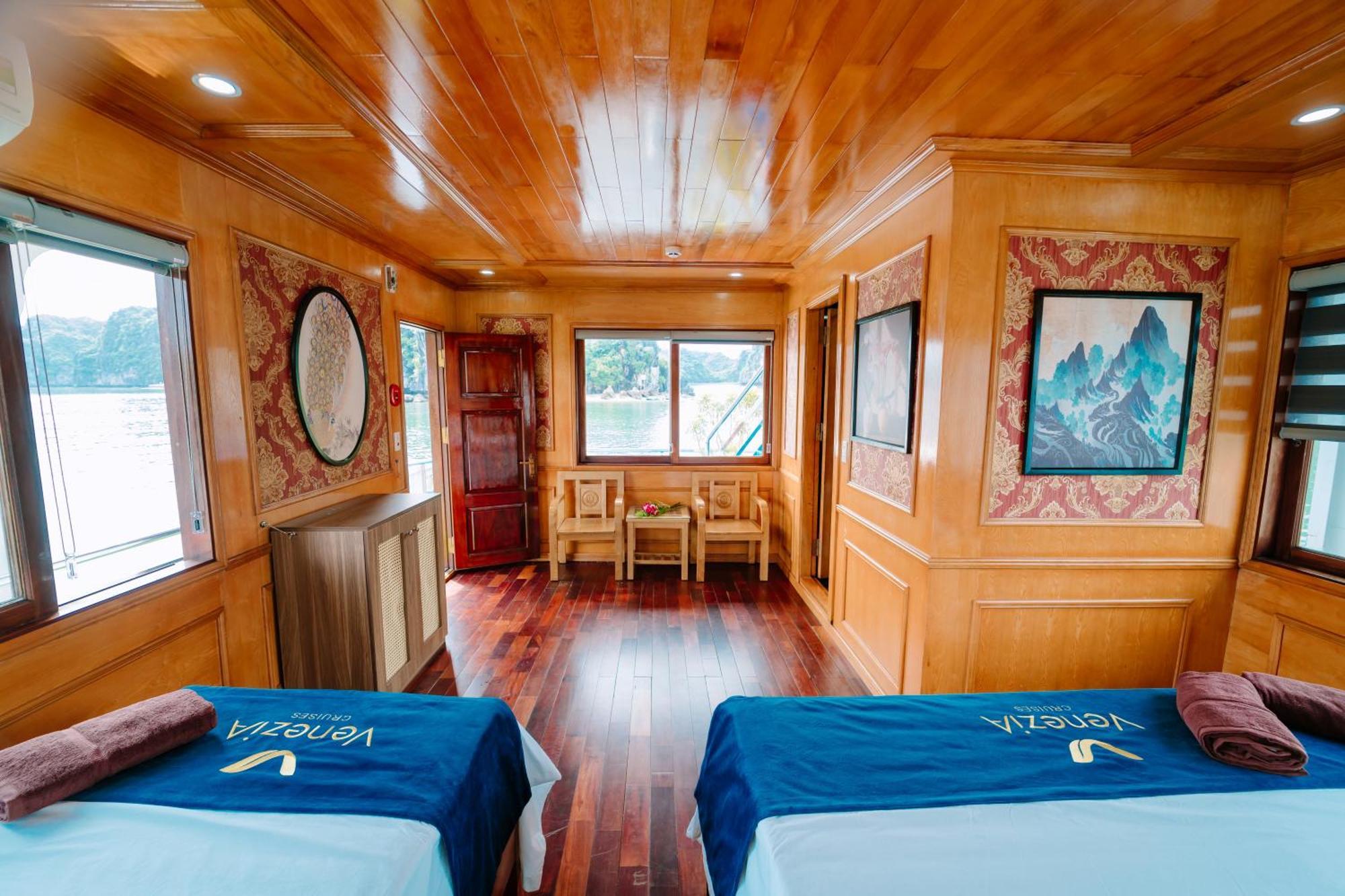 Hotel Venezia Cruises Hạ Long Exterior foto