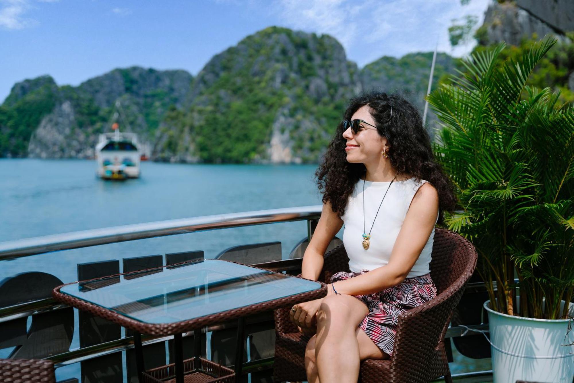 Hotel Venezia Cruises Hạ Long Exterior foto