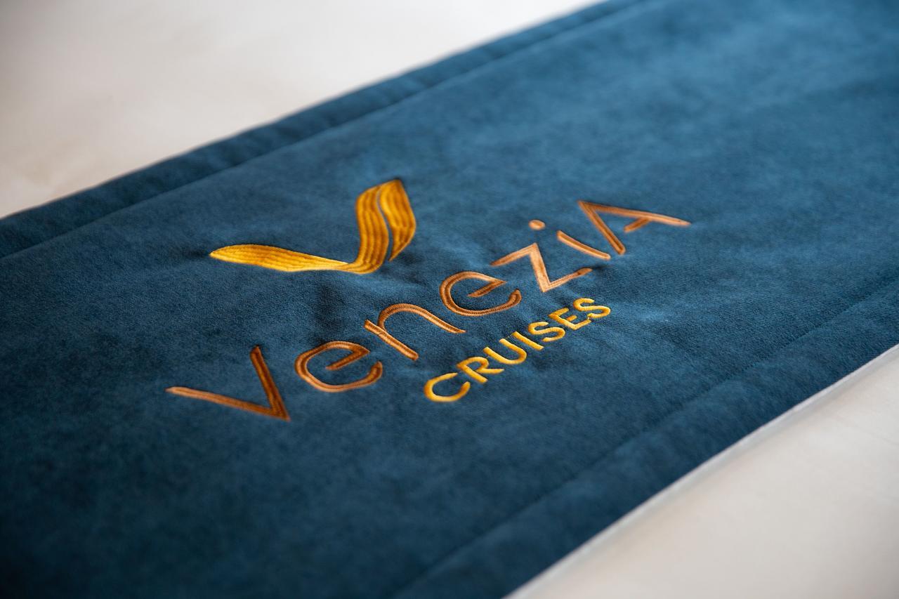 Hotel Venezia Cruises Hạ Long Exterior foto
